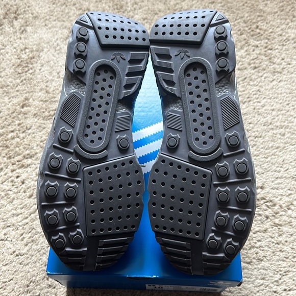 💥🛍️𝗔𝗗𝗜𝗗𝗔𝗦 𝗭𝗫𝟮𝟮 𝗕𝗢𝗢𝗦𝗧 𝗦𝗜𝗭𝗘 𝟭𝟬 - Picture 9 of 10